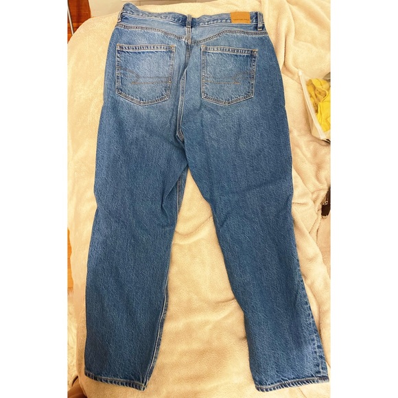 NWOT American Eagle Highest Rise Mom Jeans - Picture 2 of 2